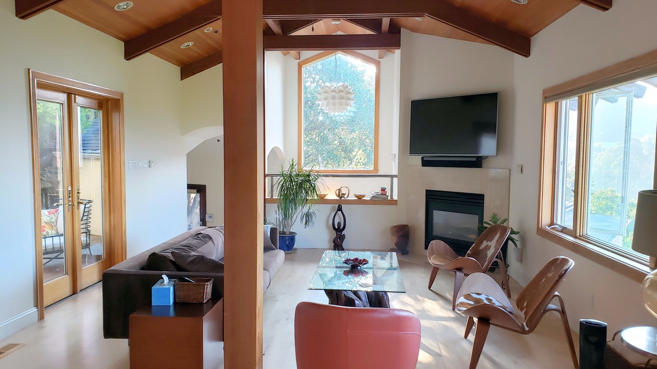 Photo of Livingroom in Claremont