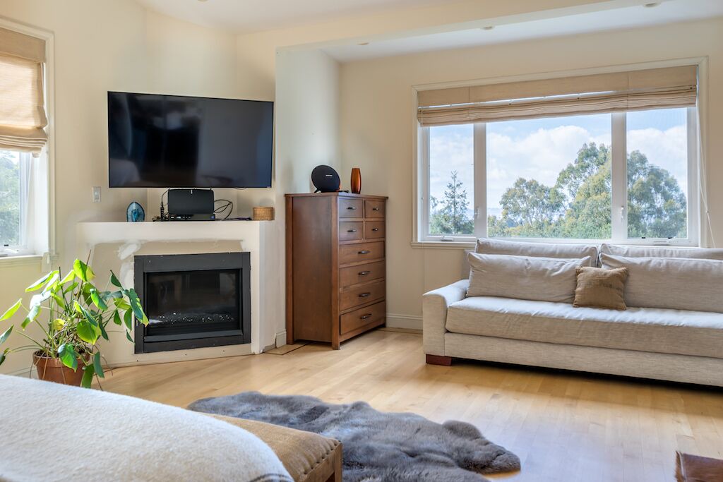 Photo of Livingroom in Claremont