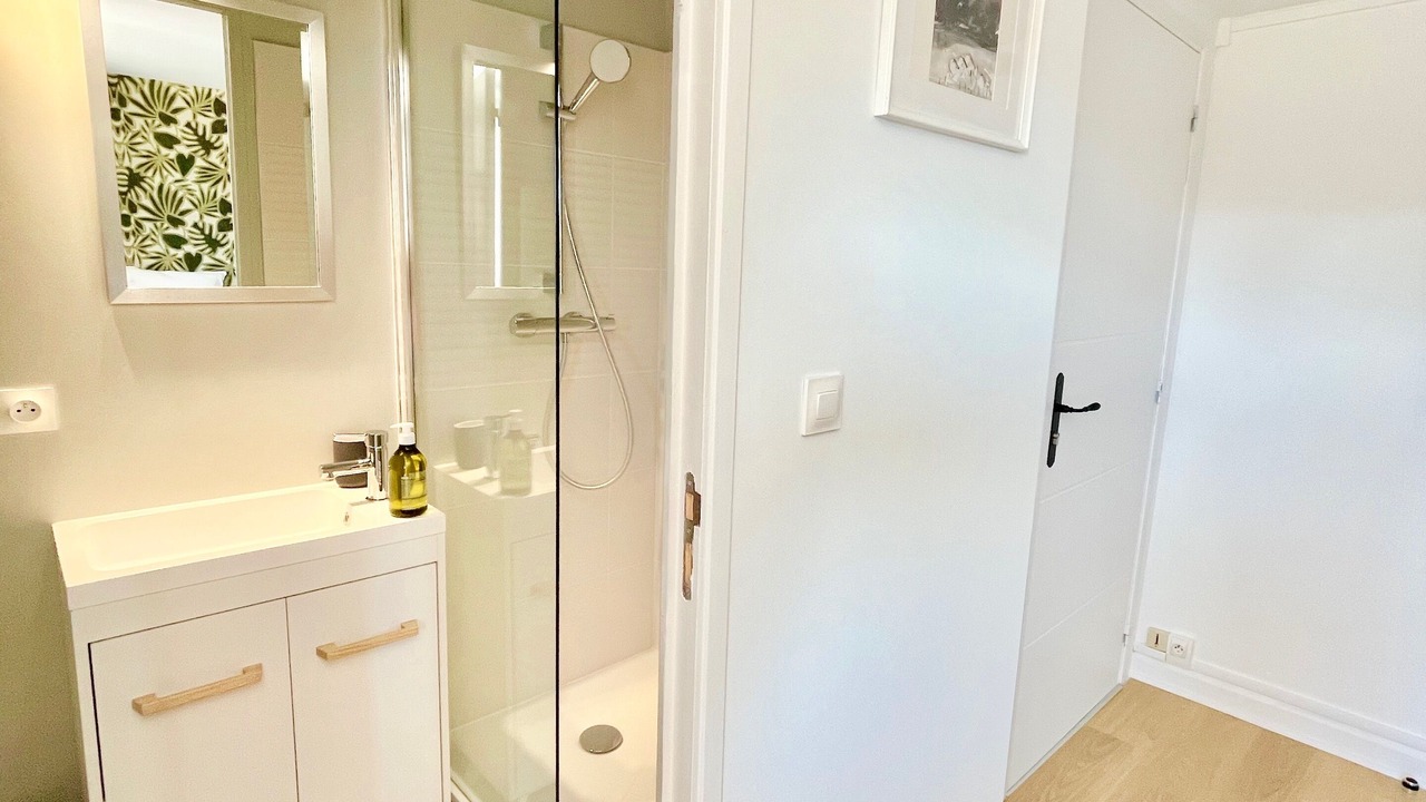 Photo of Bathroom in Rully