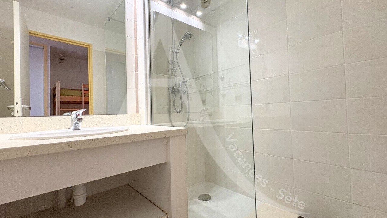 Photo of Bathroom in Sete