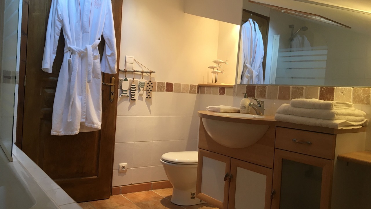 Photo of Bathroom in Lisle-sur-Tarn