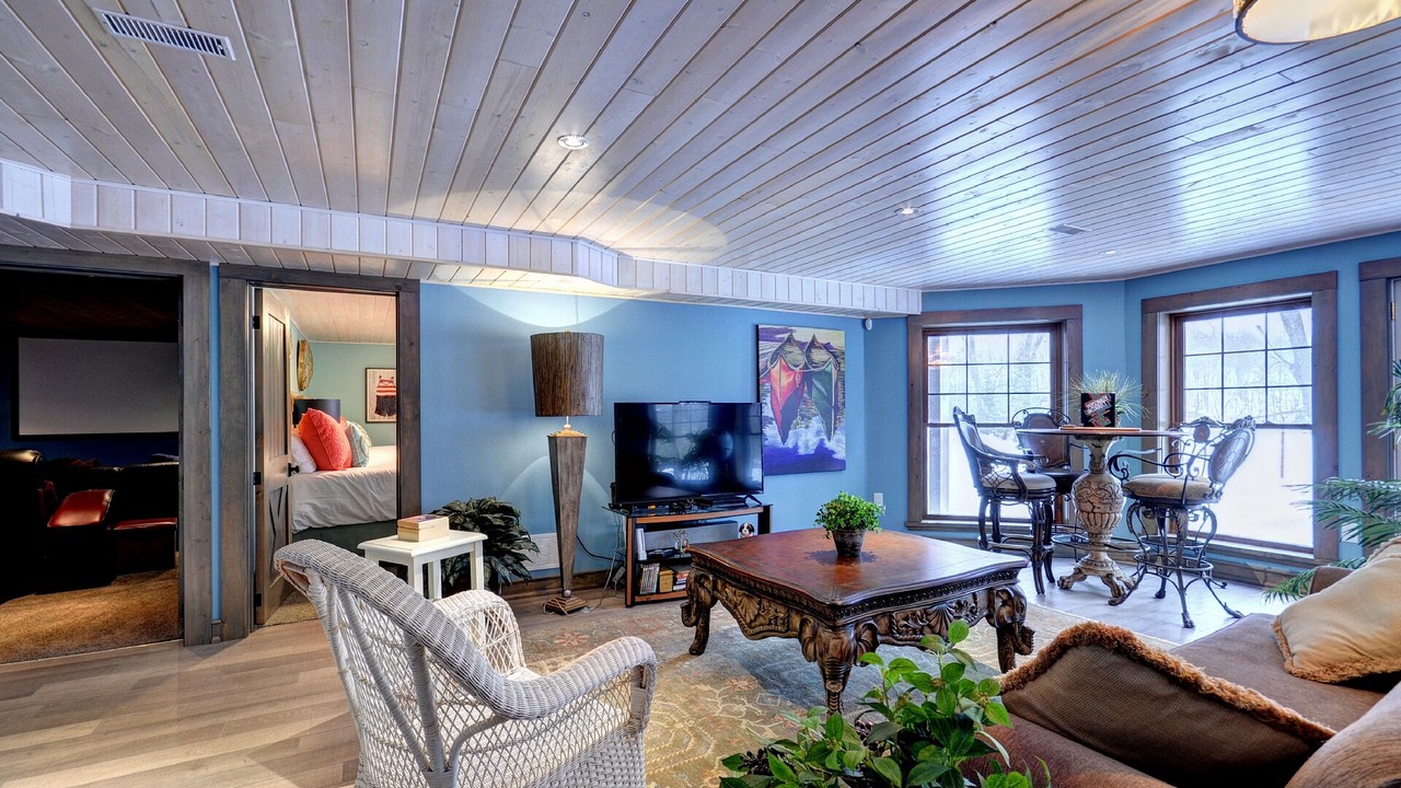 Photo of Livingroom in Eagle Lake