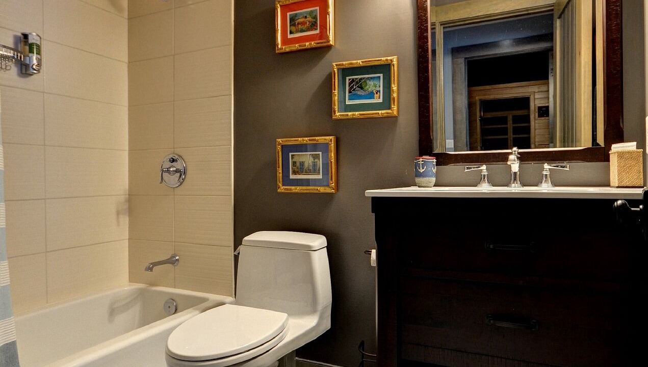 Photo of Bathroom in Eagle Lake
