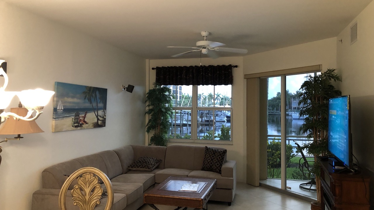 Photo of Livingroom in Burnt Store Marina