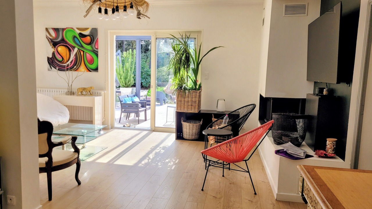 Photo of Livingroom in 11th Arrondissement