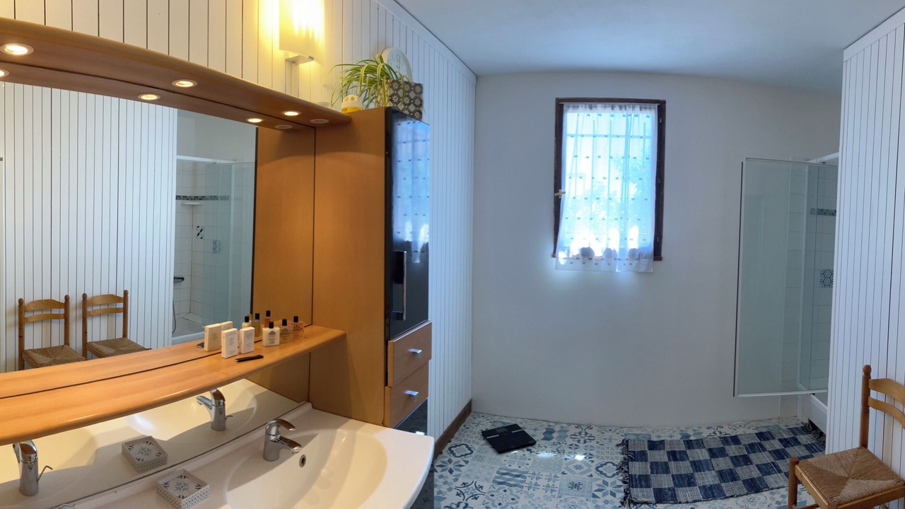 Photo of Bathroom in Le Cres