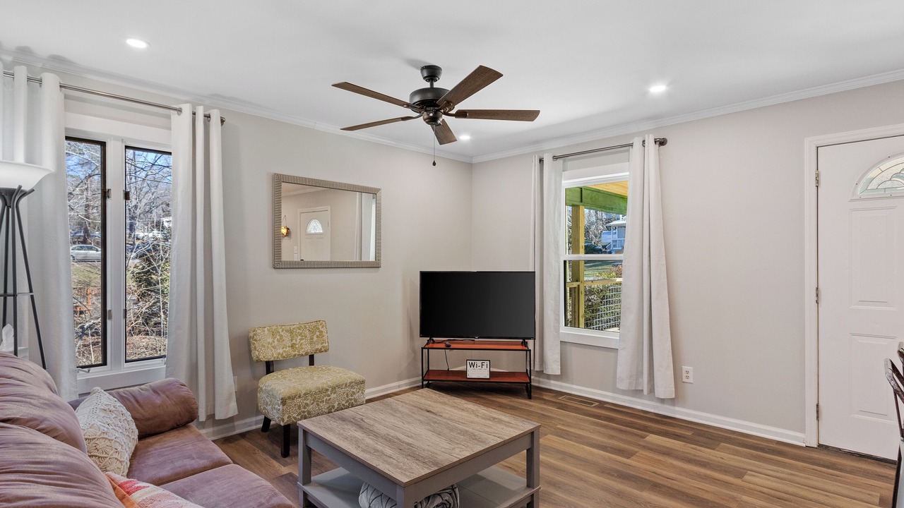 Photo of Livingroom in Royal Pines