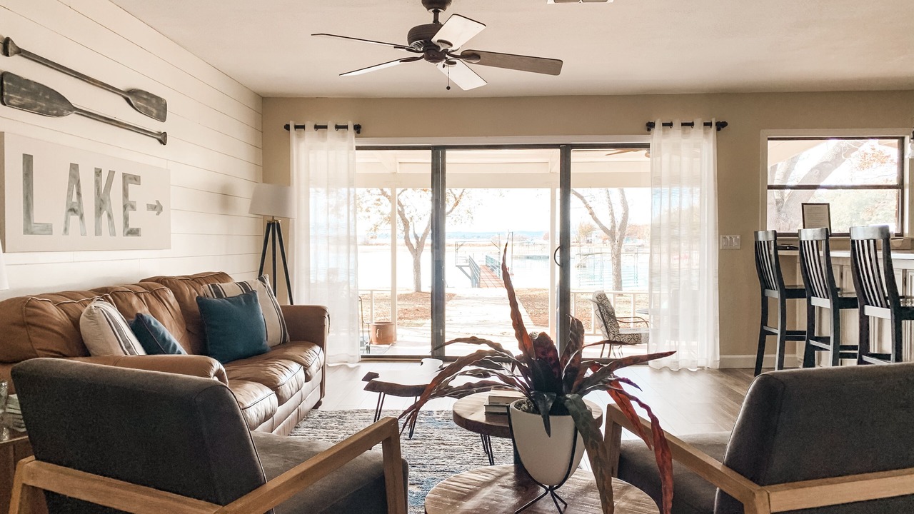 Photo of Livingroom in Silver Creek Village