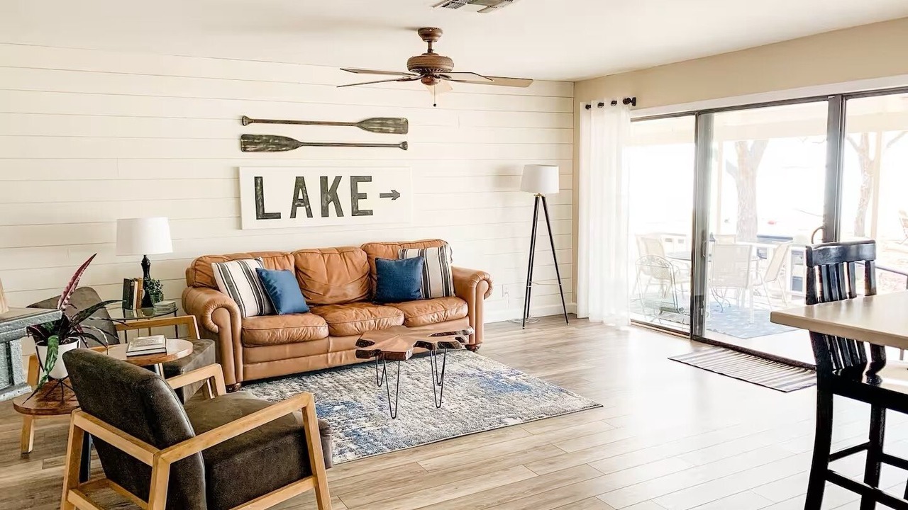 Photo of Livingroom in Silver Creek Village