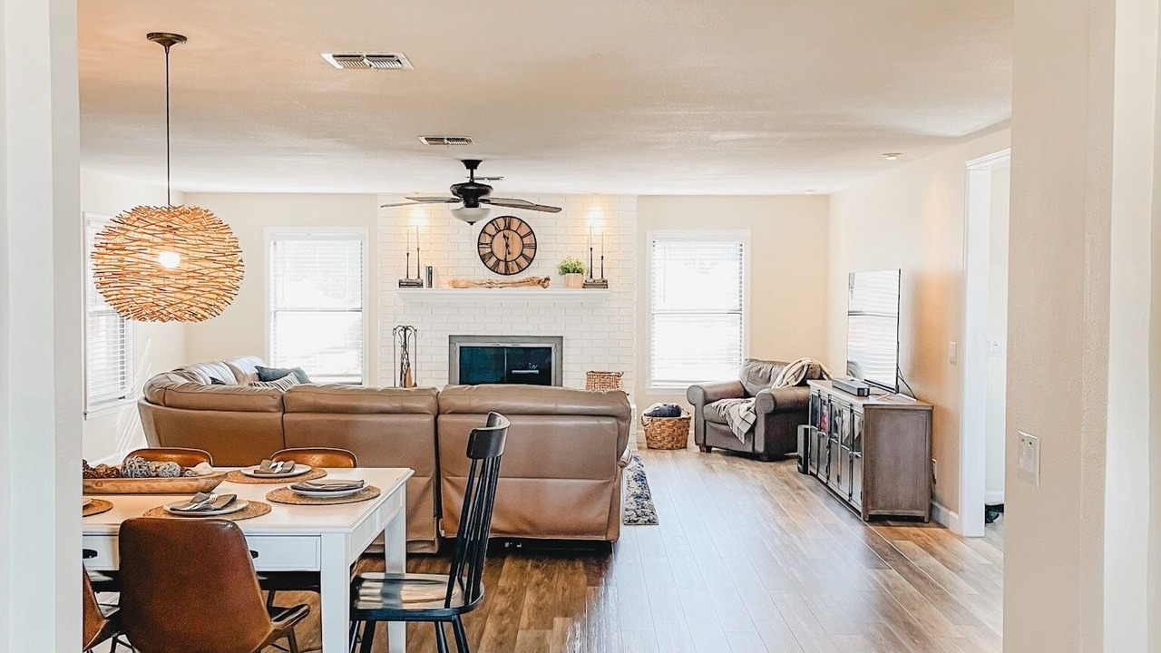 Photo of Livingroom in Silver Creek Village