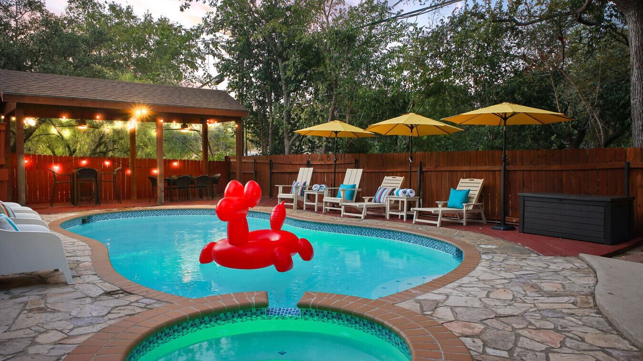 Photo of Outdoor in Vance Jackson