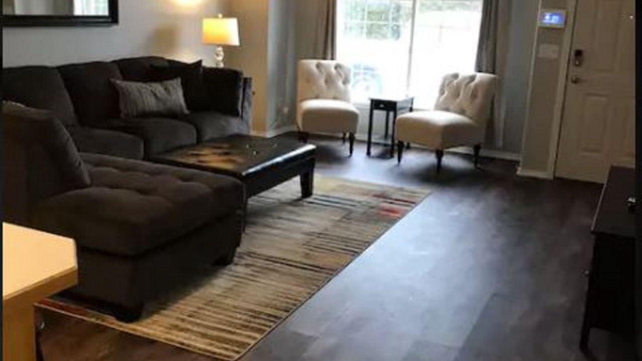 Photo of Livingroom in Brownstown