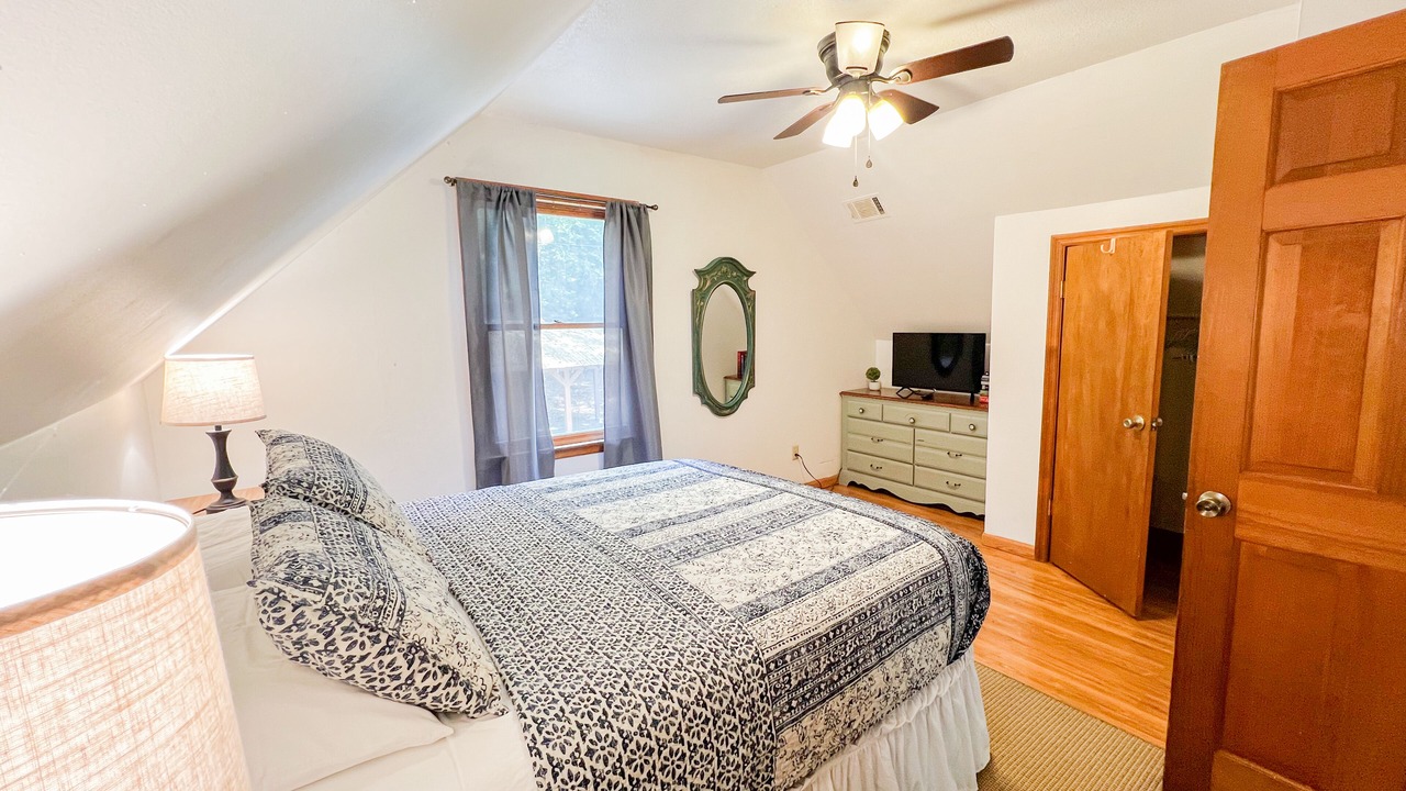 Photo of Bedroom in Ellijay