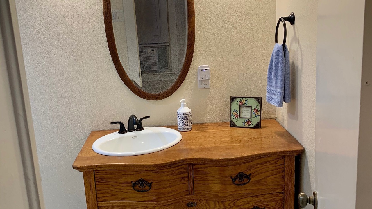 Photo of Bathroom in Hawkins