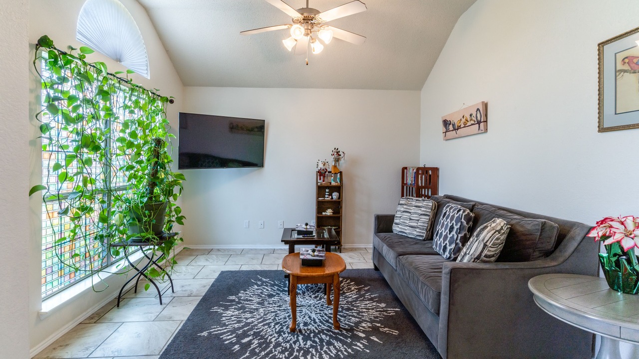 Photo of Bedroom in Crowley