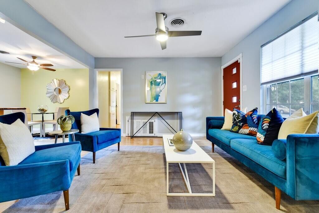 Photo of Livingroom in University Hills