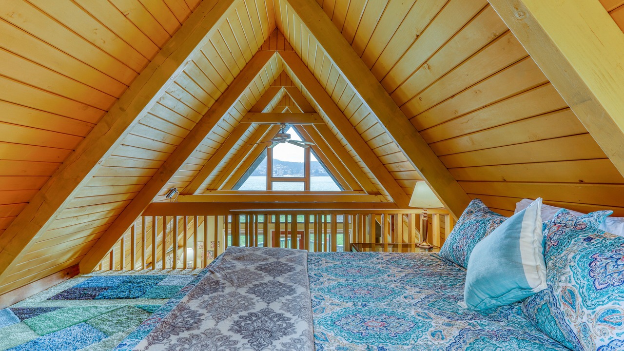 Photo of Bedroom in Anacortes