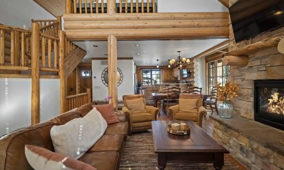 Photo of Livingroom in Victor