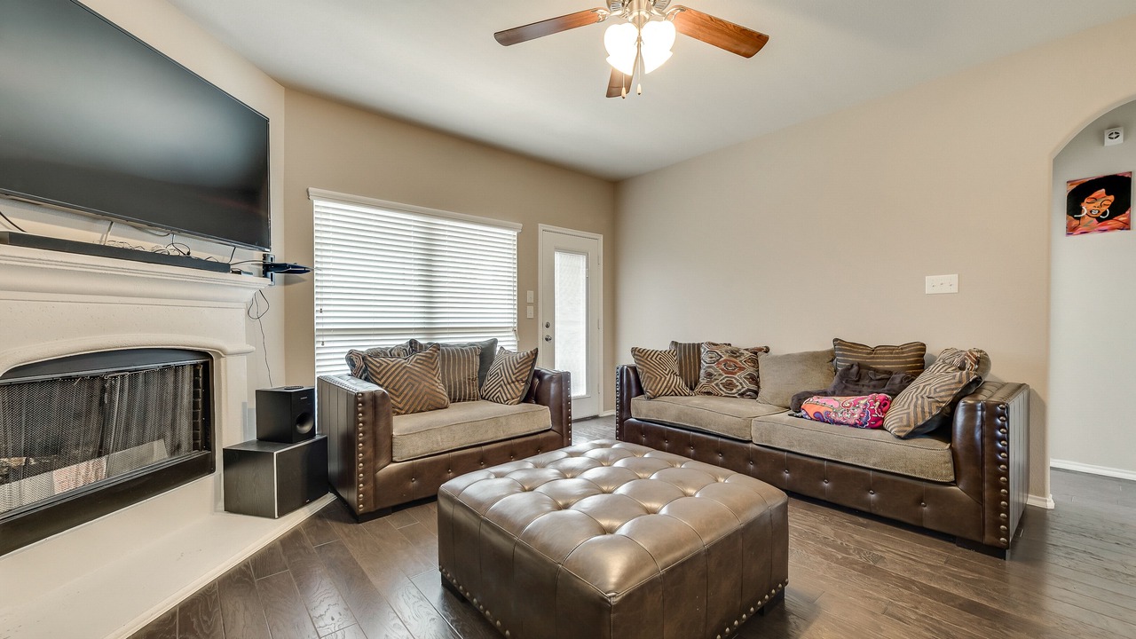 Photo of Livingroom in Denton County
