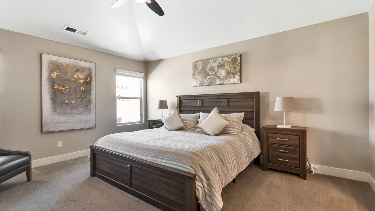 Photo of Bedroom in Hurricane