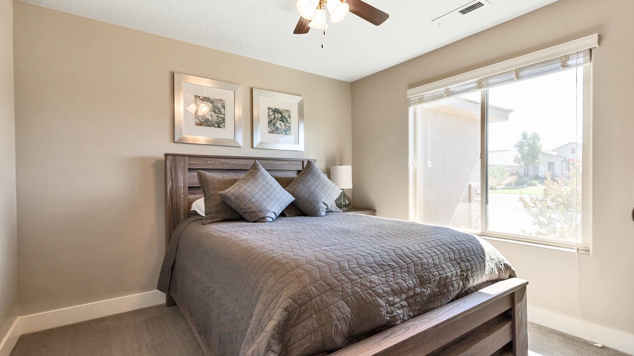 Photo of Bedroom in Hurricane