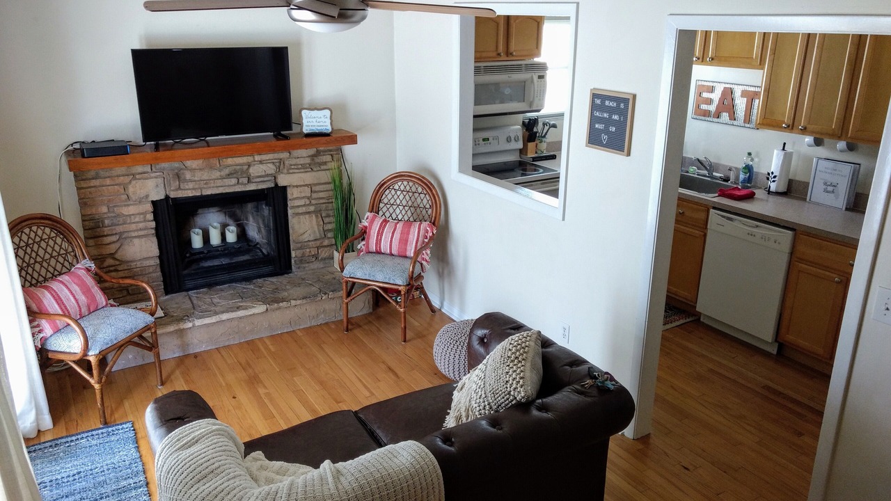 Photo of Livingroom in Neptune Beach