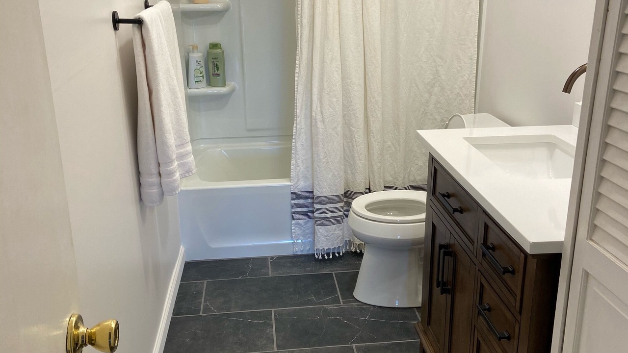 Photo of Bathroom in Tea