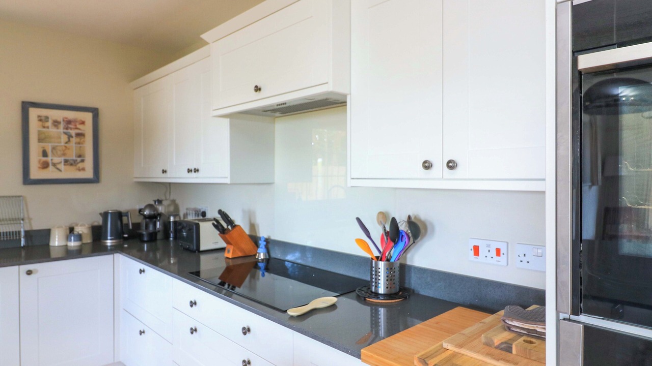 Photo of Kitchen in Thurlestone