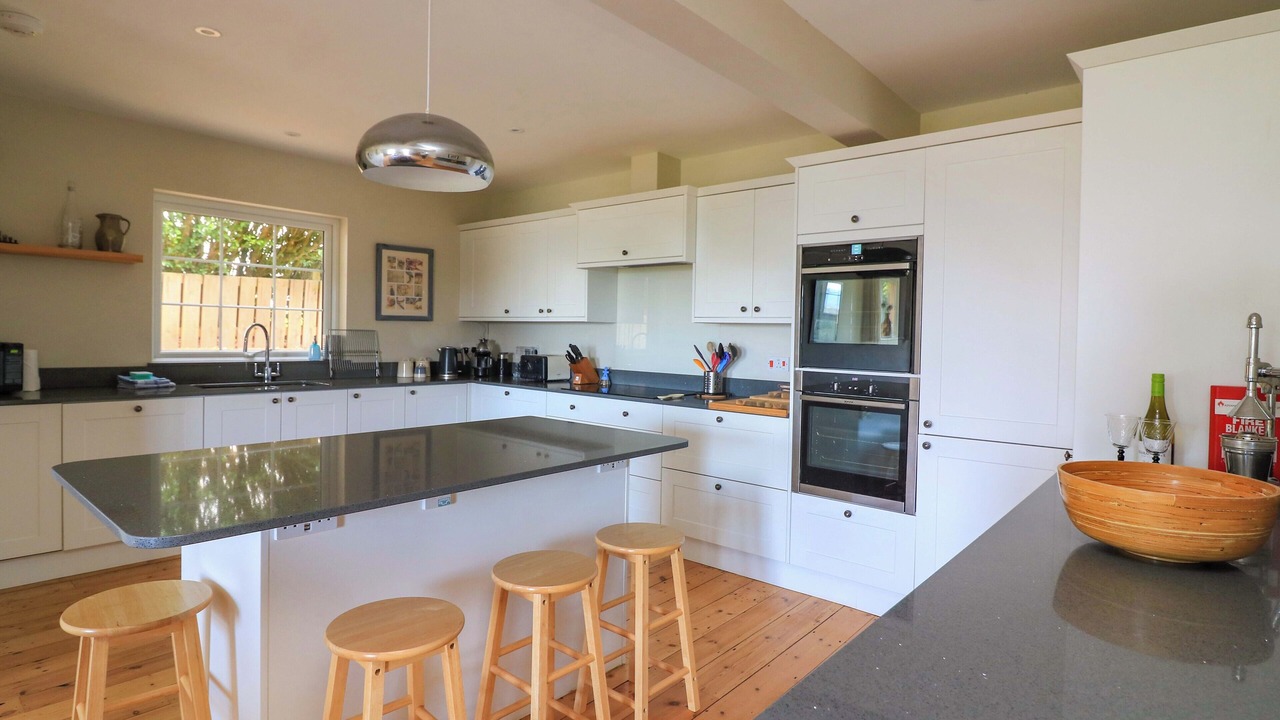 Photo of Kitchen in Thurlestone