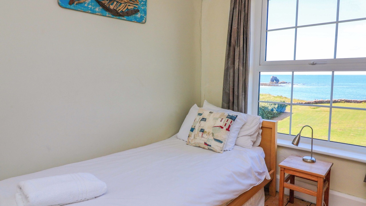 Photo of Bedroom in Thurlestone