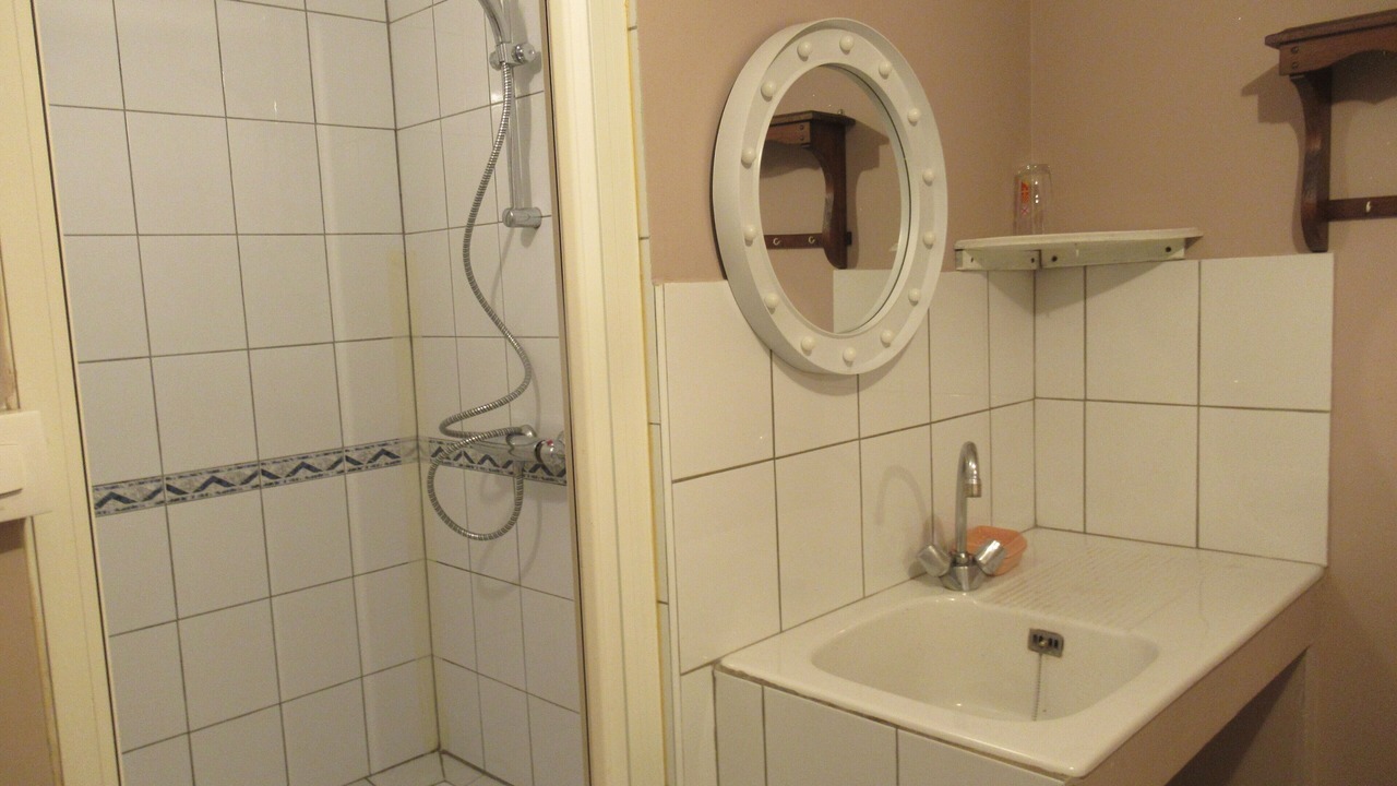 Photo of Bathroom in Heutregiville
