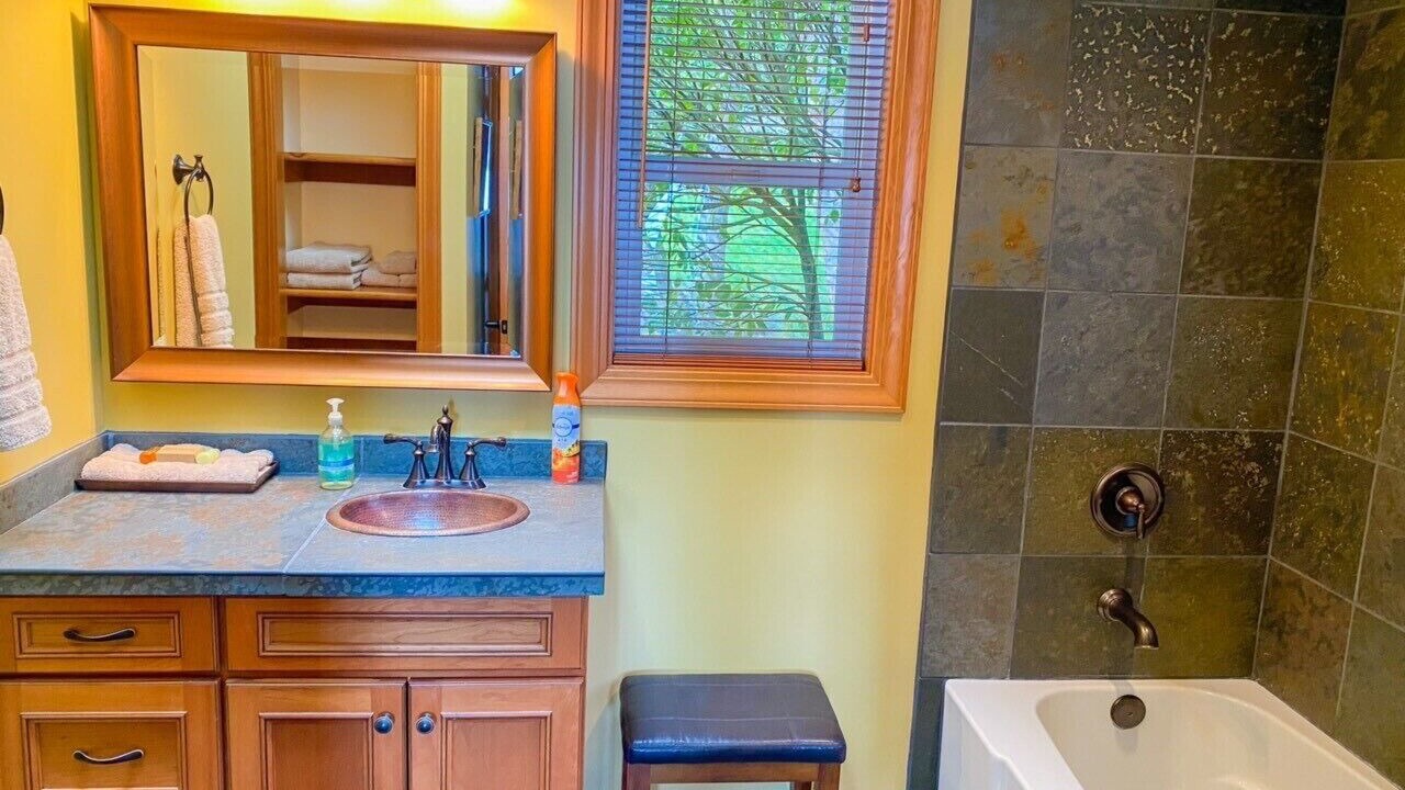 Photo of Bathroom in Freeland