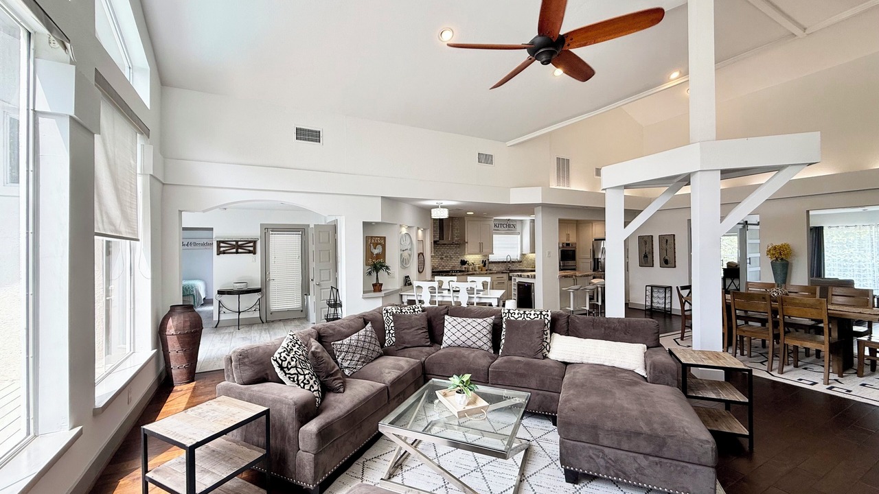 Photo of Livingroom in Houston