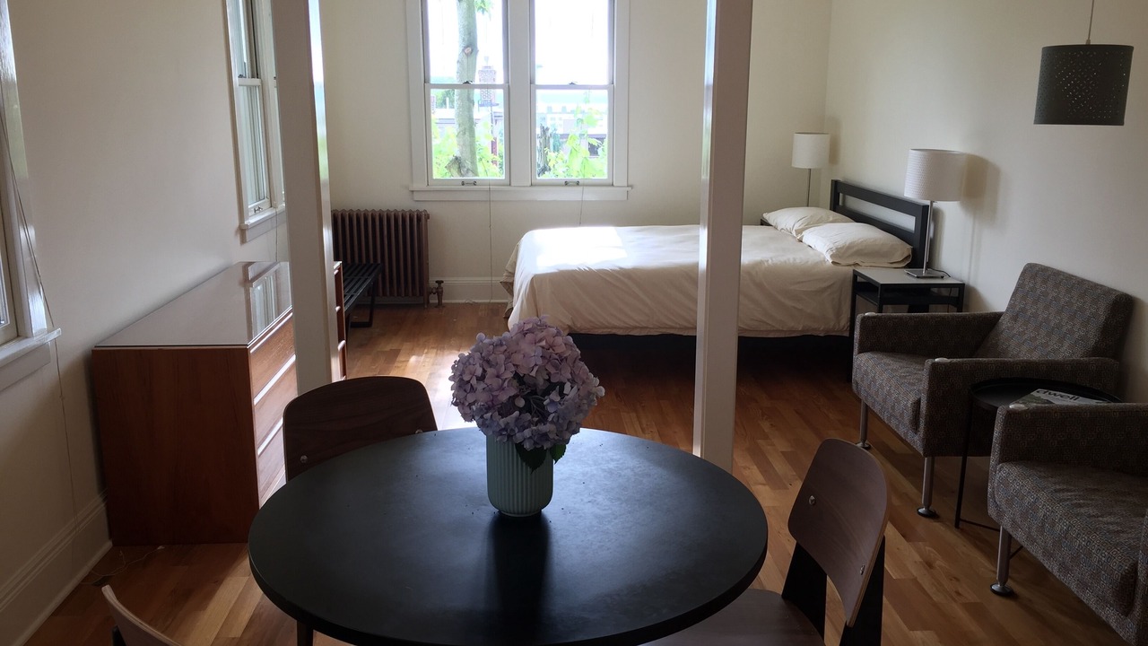 Photo of Bedroom in Broadway