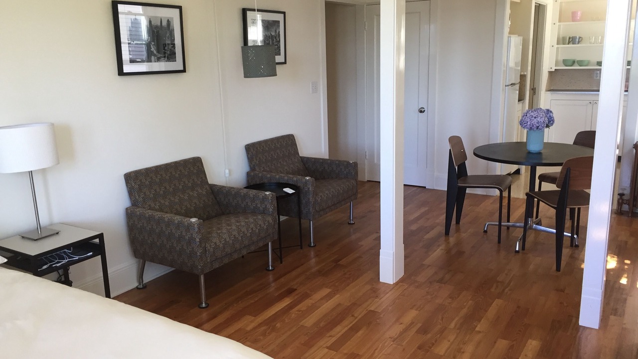 Photo of Bedroom in Broadway