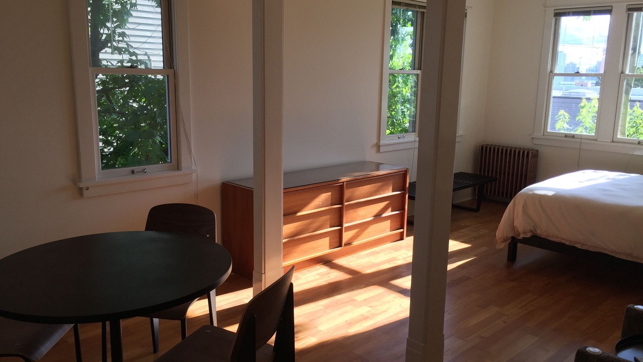 Photo of Bedroom in Broadway