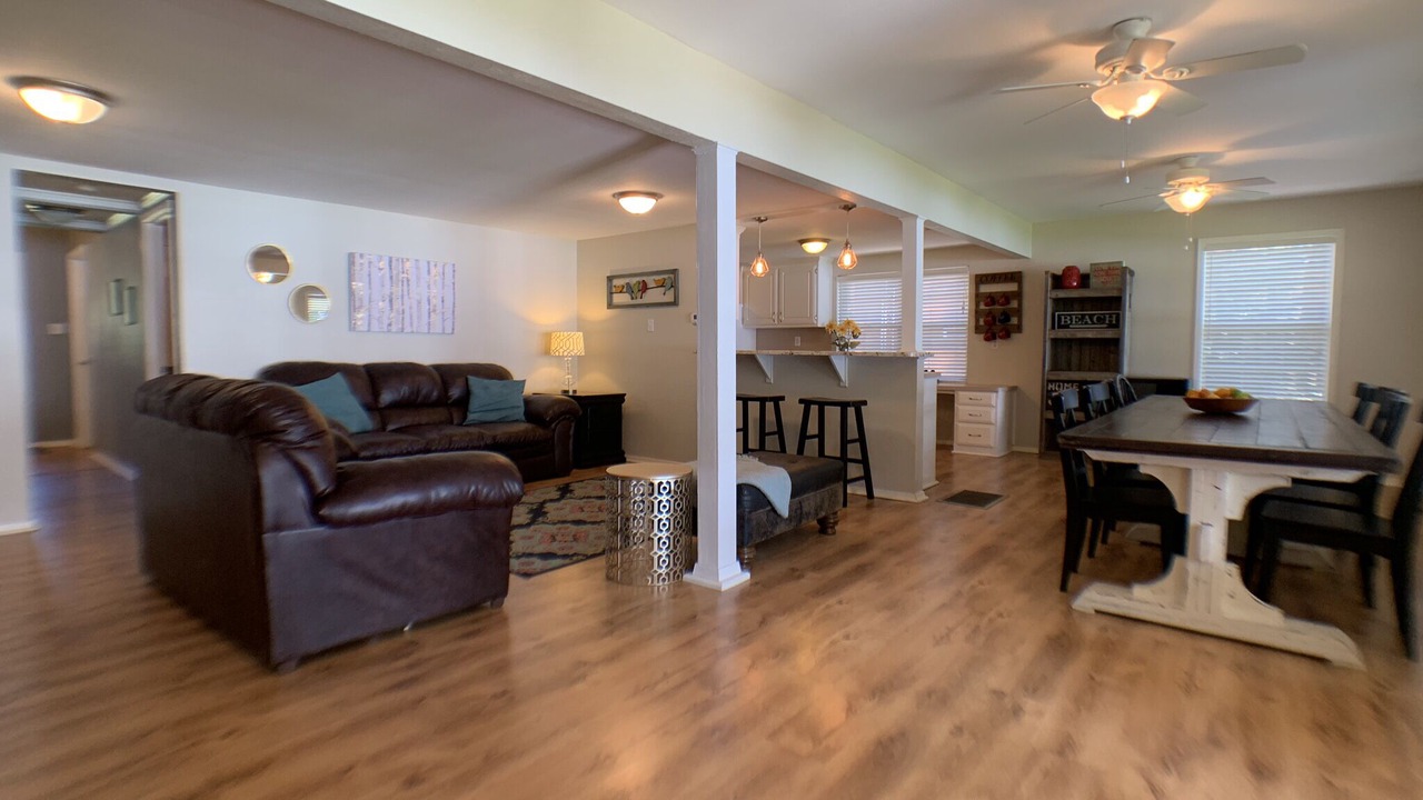 Photo of Livingroom in Quitman