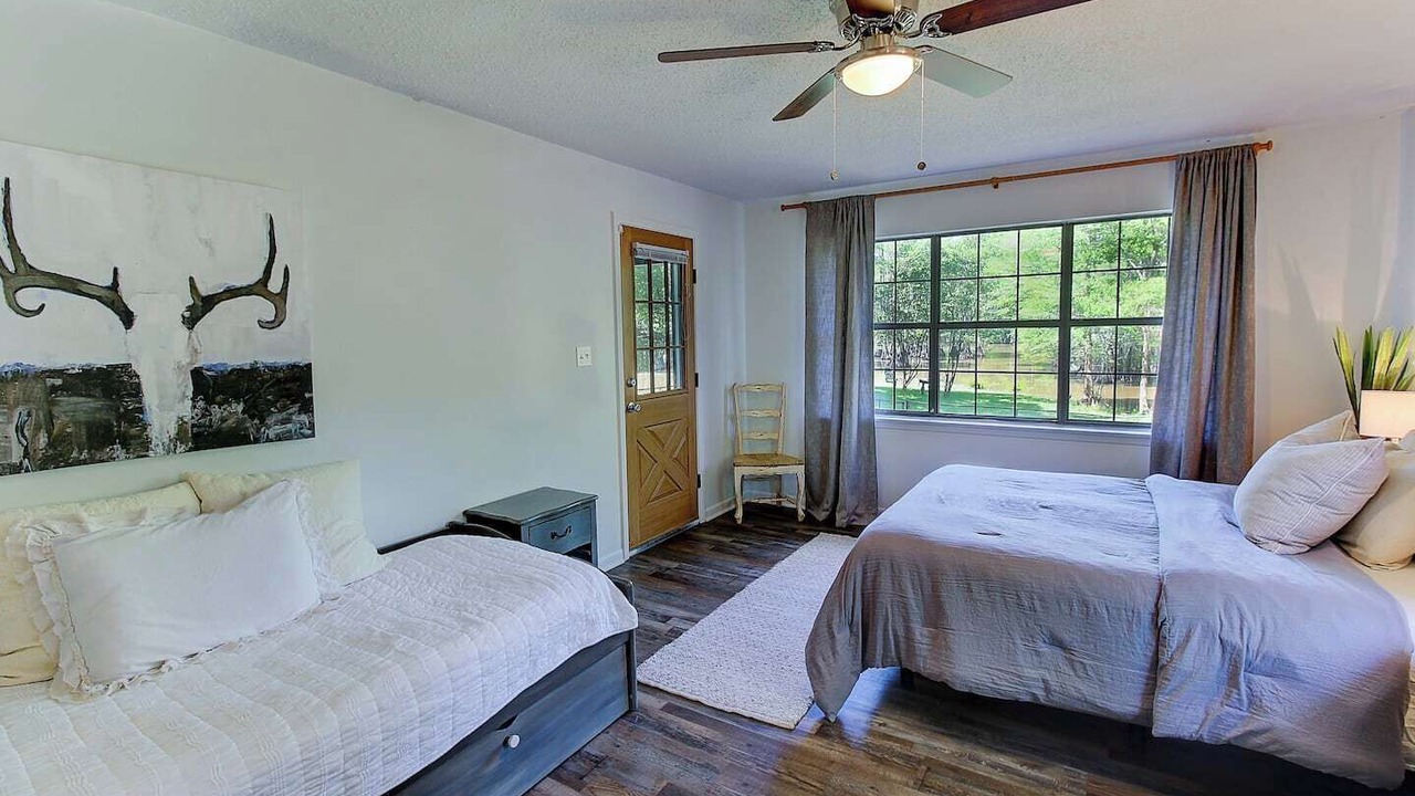 Photo of Bedroom in Shreveport