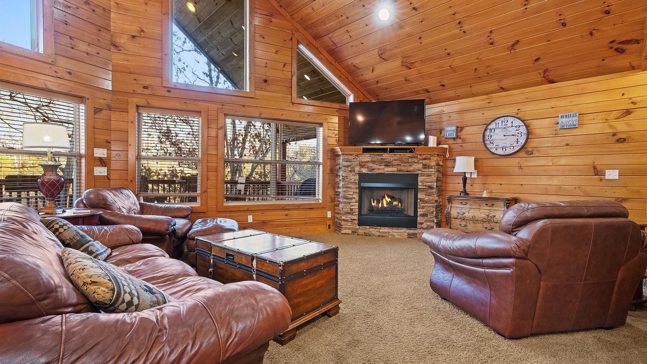 Photo of Livingroom in Lakeside Estates