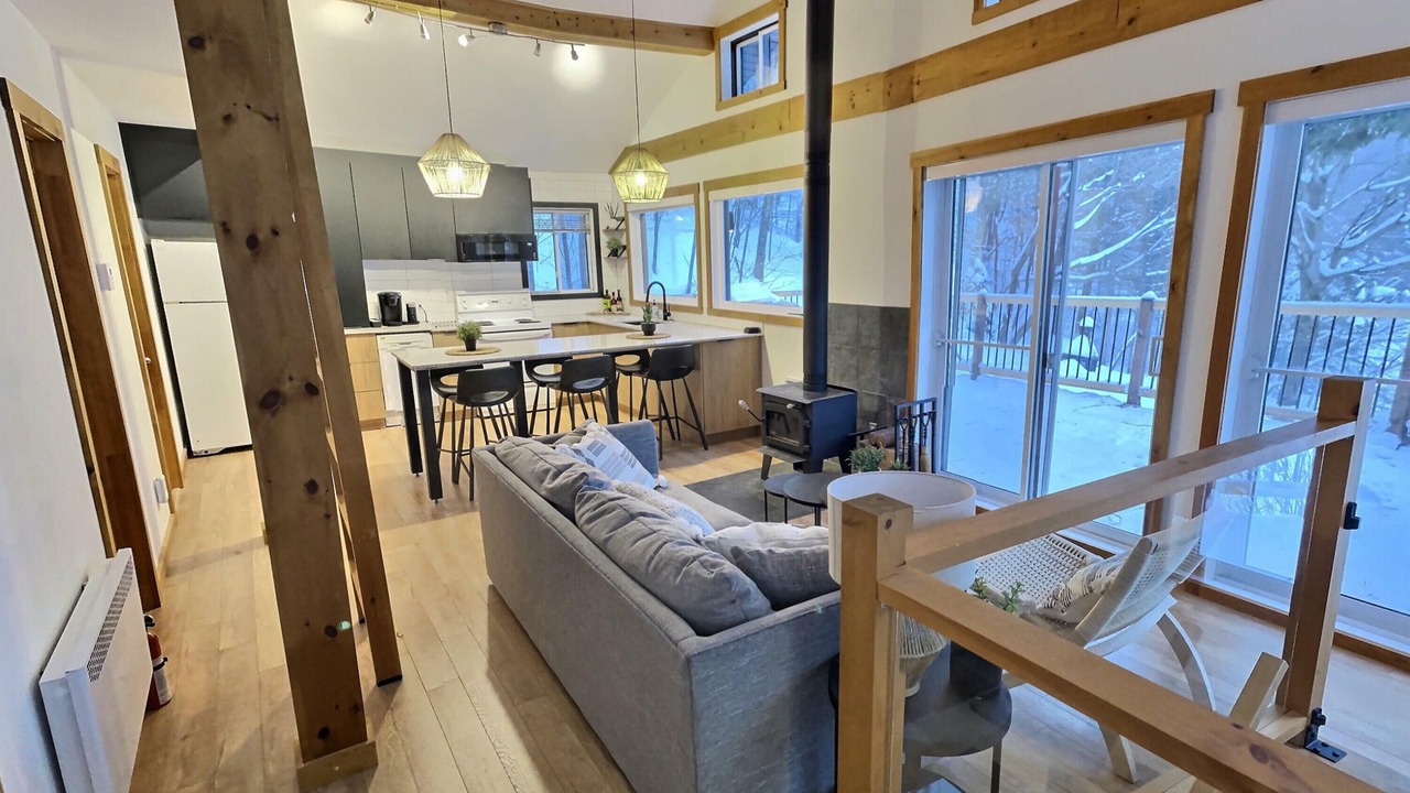 Photo of Livingroom in St-Adolphe-d'Howard