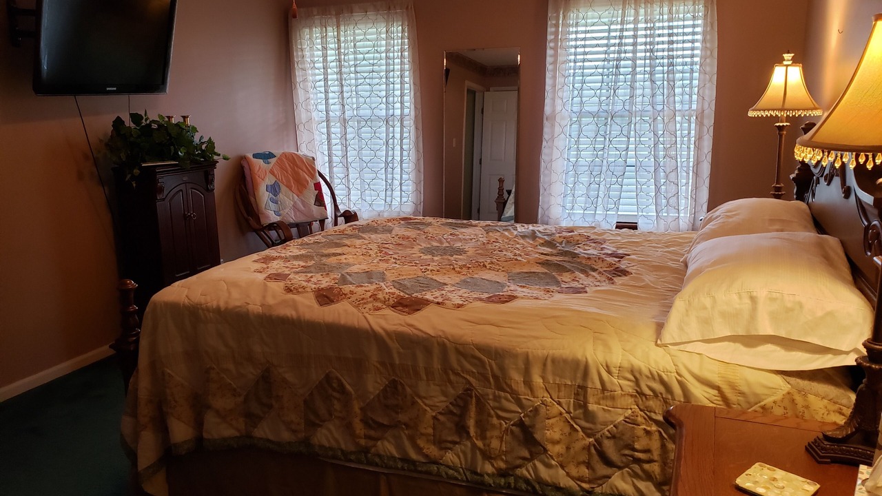 Photo of Bedroom in Booneville