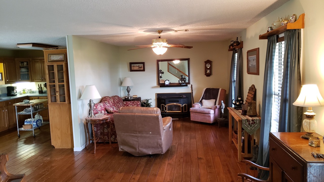 Photo of Livingroom in Booneville