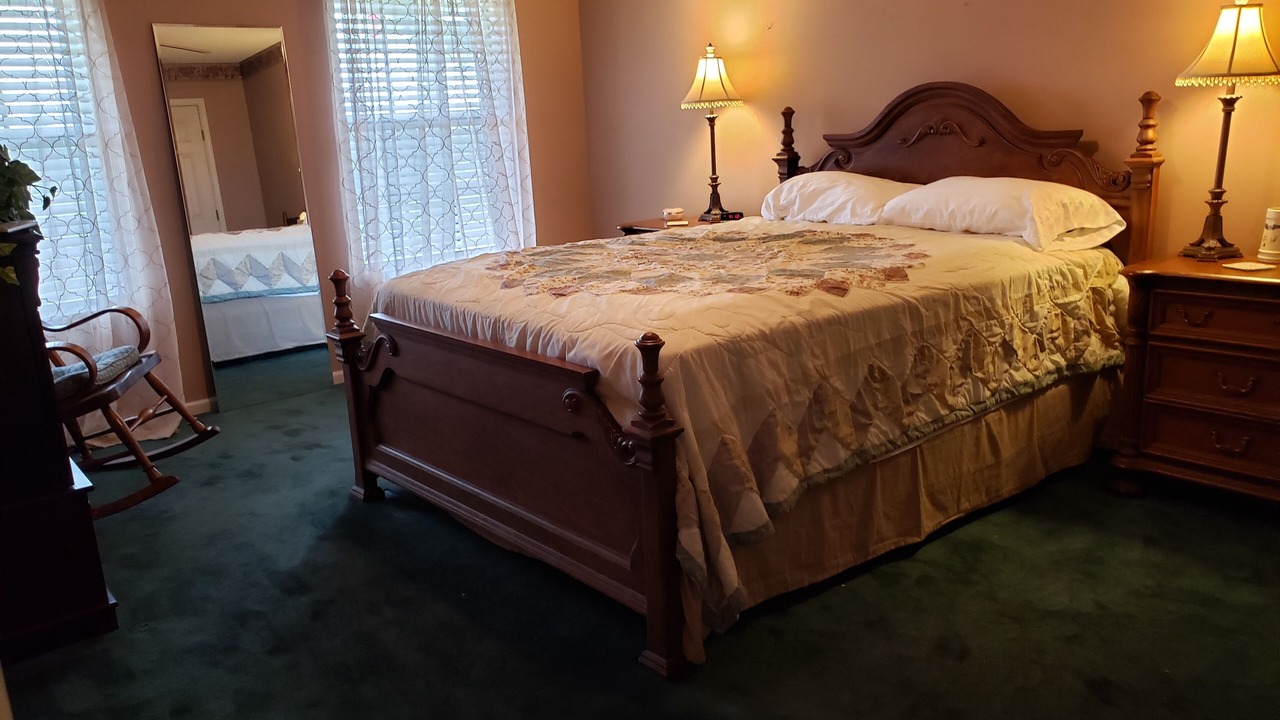 Photo of Bedroom in Booneville