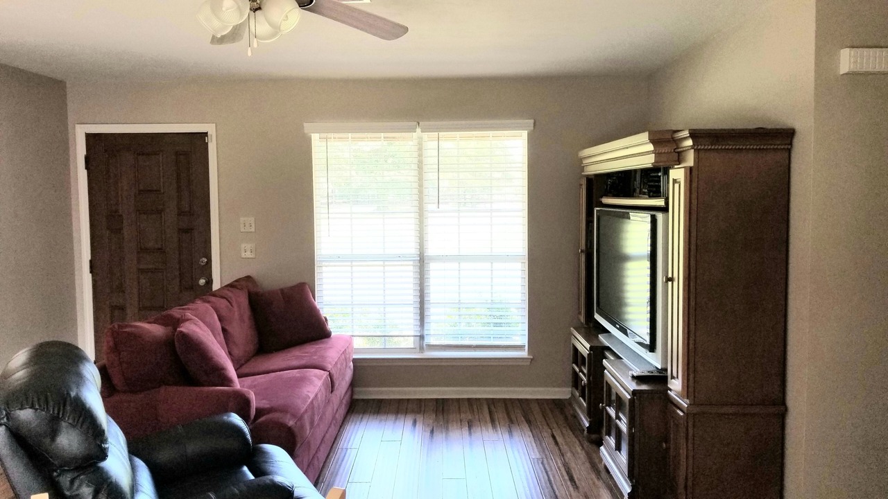 Photo of Livingroom in Crawfordville
