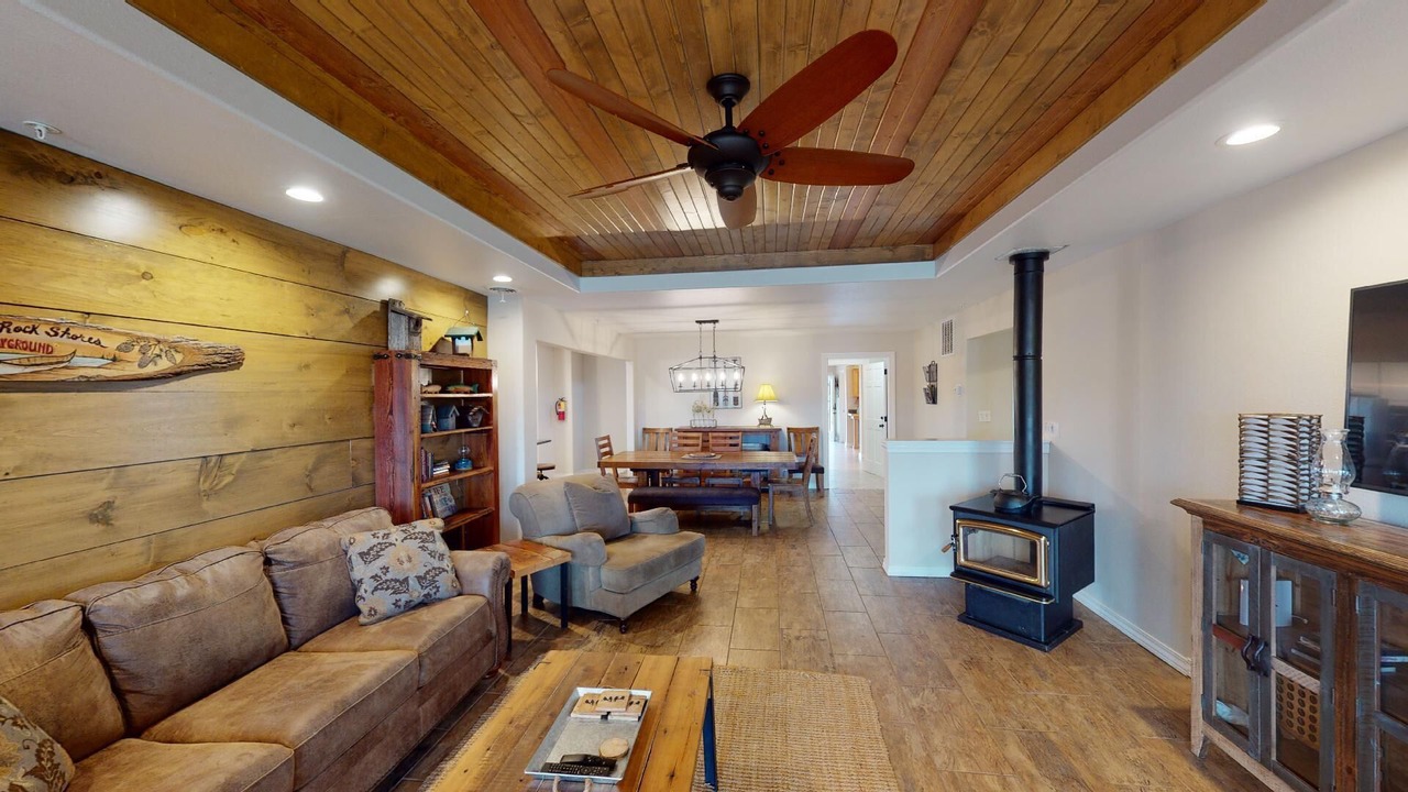 Photo of Bedroom in Kimberling City