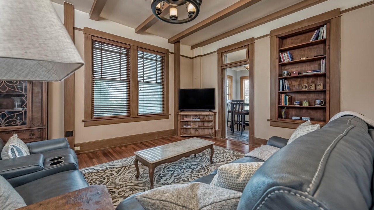 Photo of Bedroom in Austin Ave.