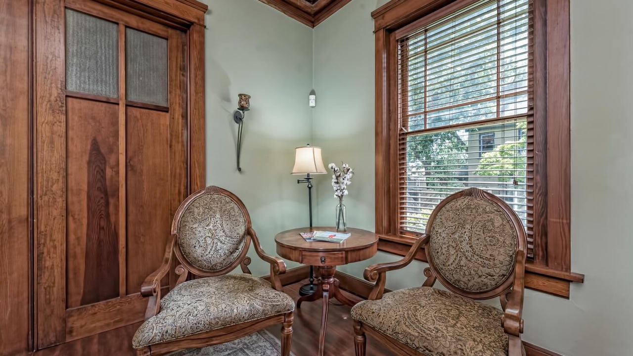 Photo of Bedroom in Austin Ave.