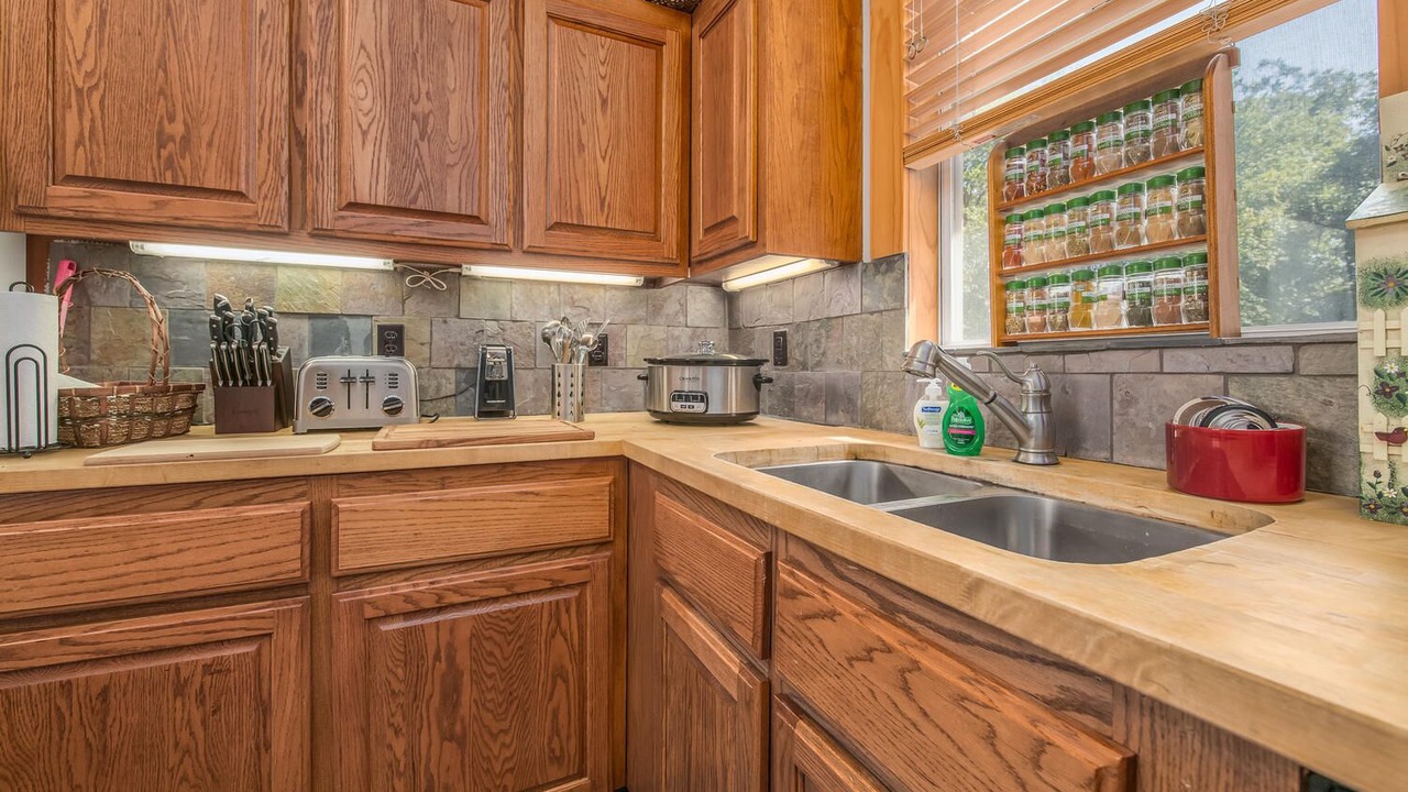 Photo of Kitchen in Austin Ave.