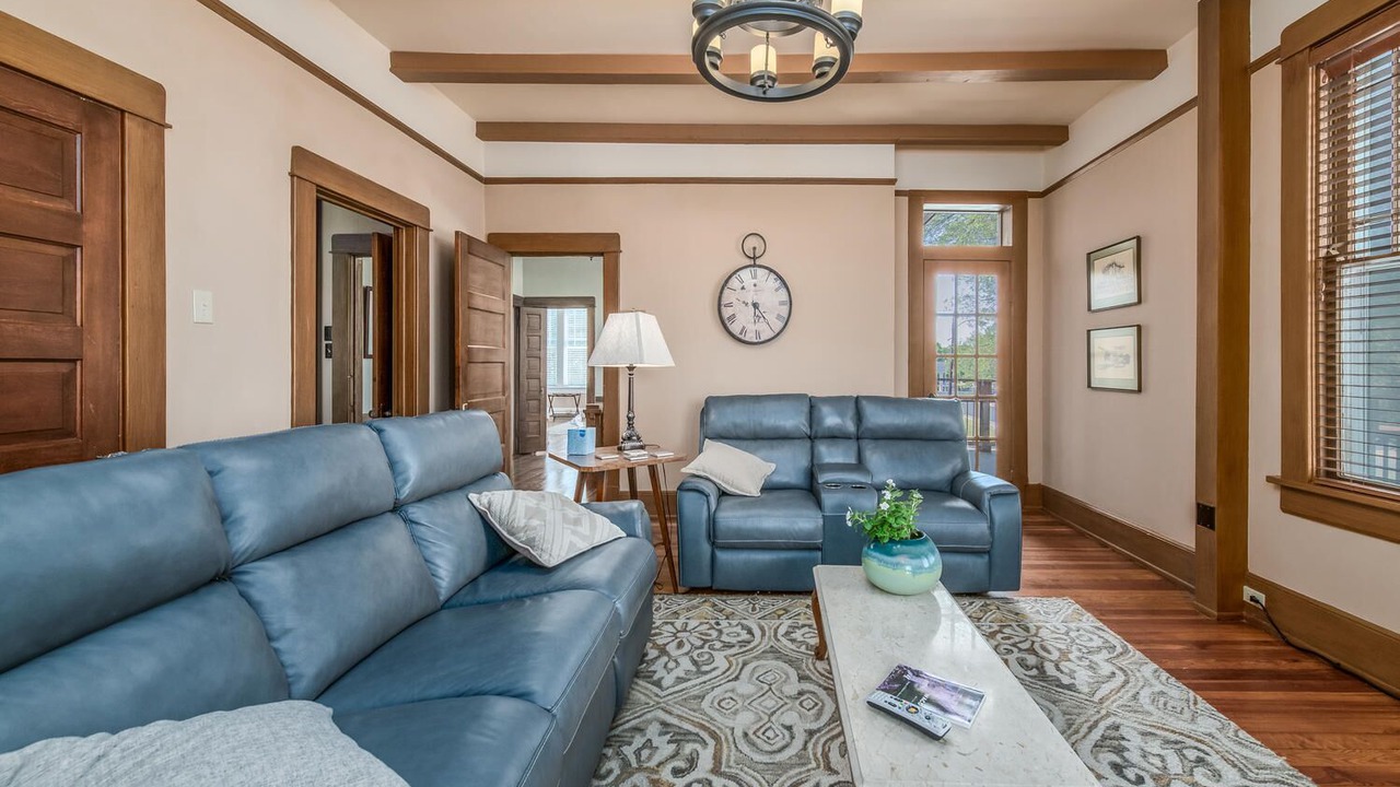Photo of Bedroom in Austin Ave.