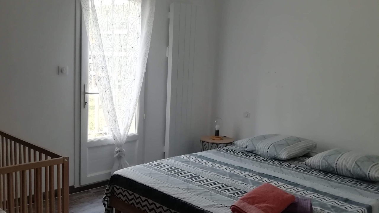 Photo of Bedroom in Camaret-sur-Aigues